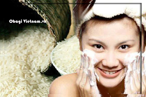Rửa mặt với mầm gạo