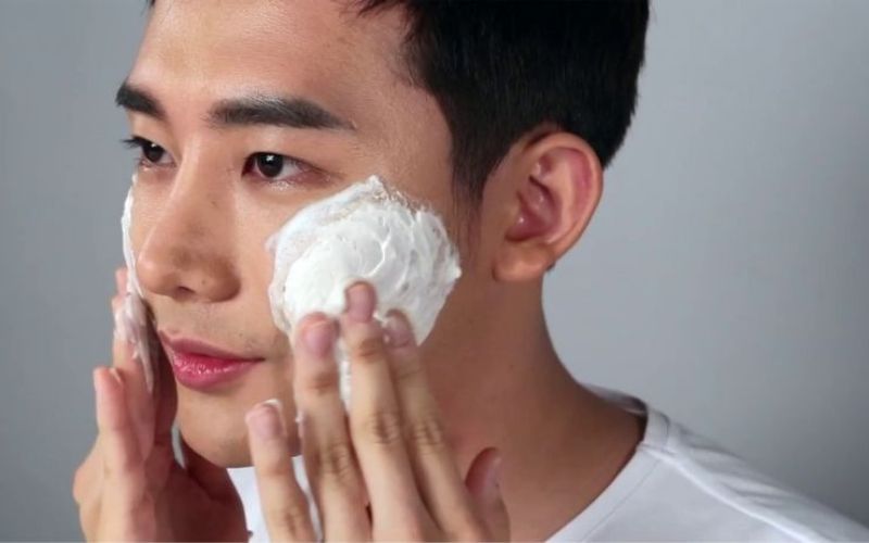 Làm sạch mặt mỗi ngày